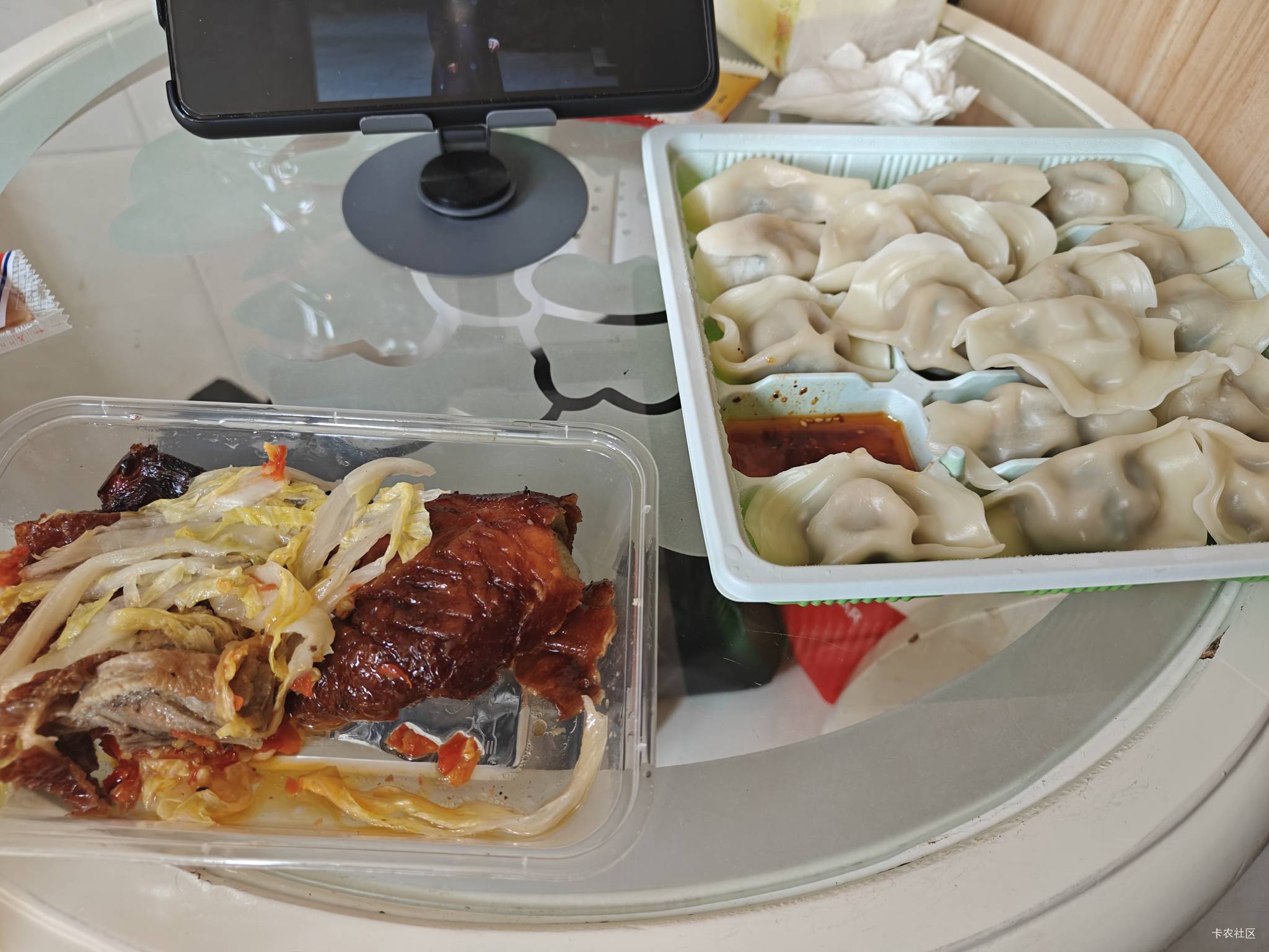 老哥们，你们一个月开销多少啊，我每天外卖40元左右，加上房租水电700多，一个月差不21 / 作者:戒为良药 / 