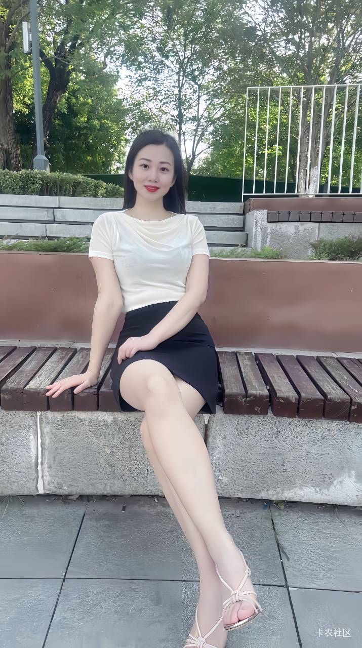 马上快过年了，有没有不回家的挂壁老姐来我这桥洞一起报团取暖？

84 / 作者:广鸡周某人 / 