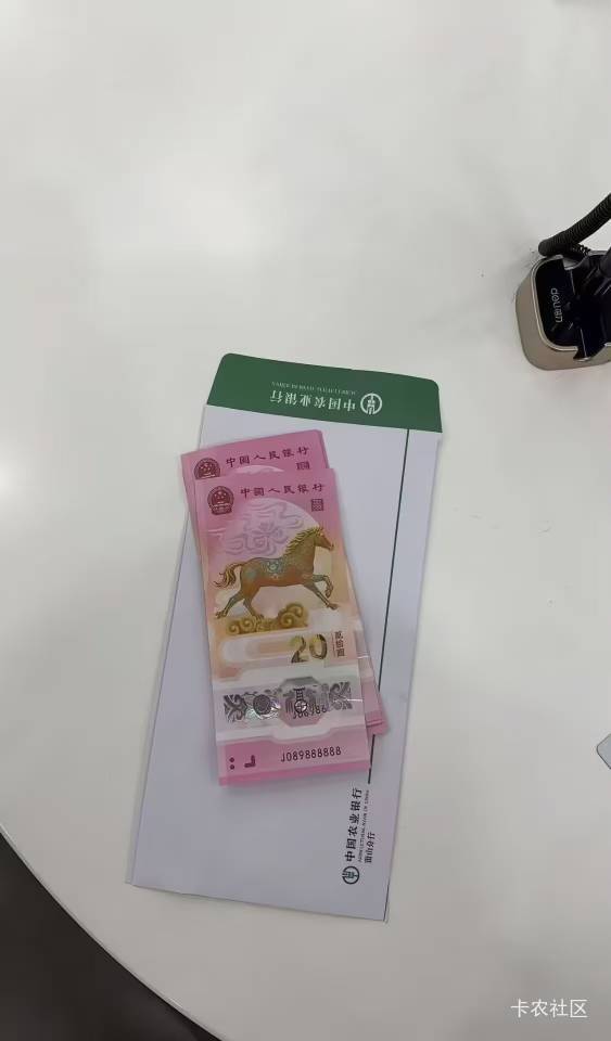 刚拿到第一次玩，不懂，这能值个几千吧？？

18 / 作者:羊肉汤 / 