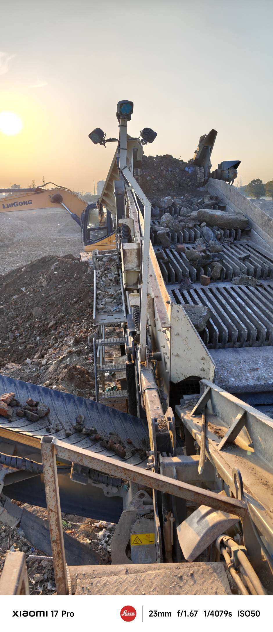 400块钱一天干到下个月6号回家

73 / 作者:中国工商银行卡农分行 / 