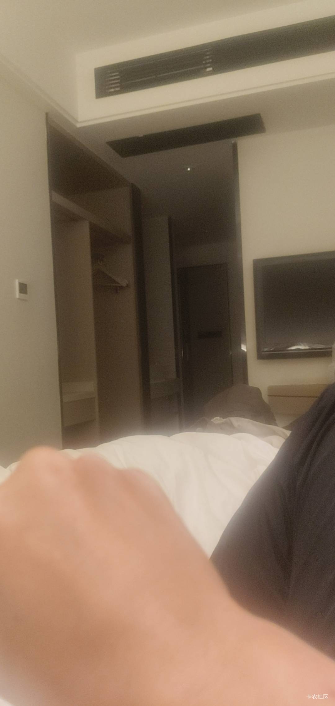 加油

1 / 作者:卡农第58申请 / 