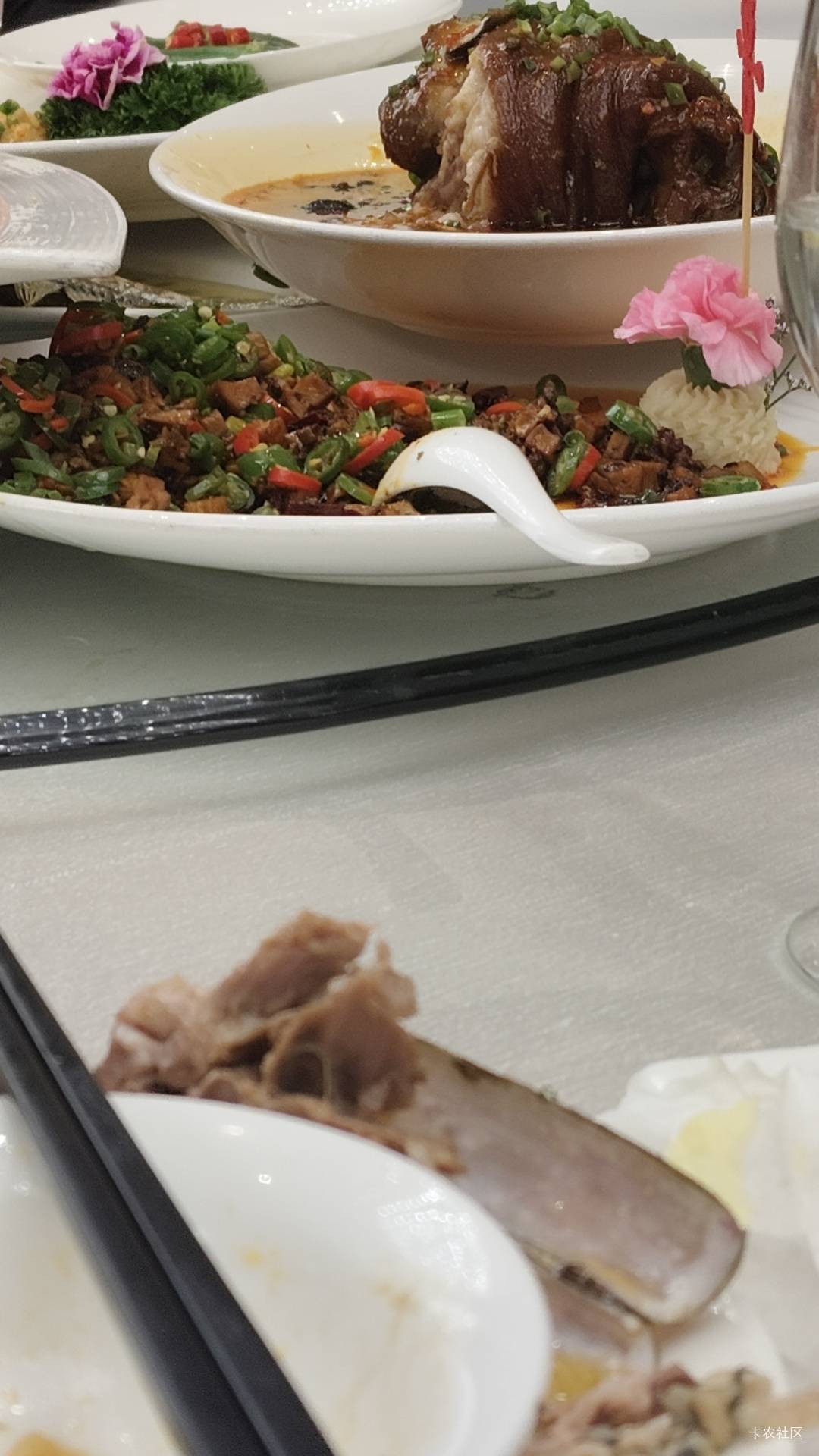 今天这场婚礼可以，主人家大气，也是吃上席了


57 / 作者:卡农第58申请 / 