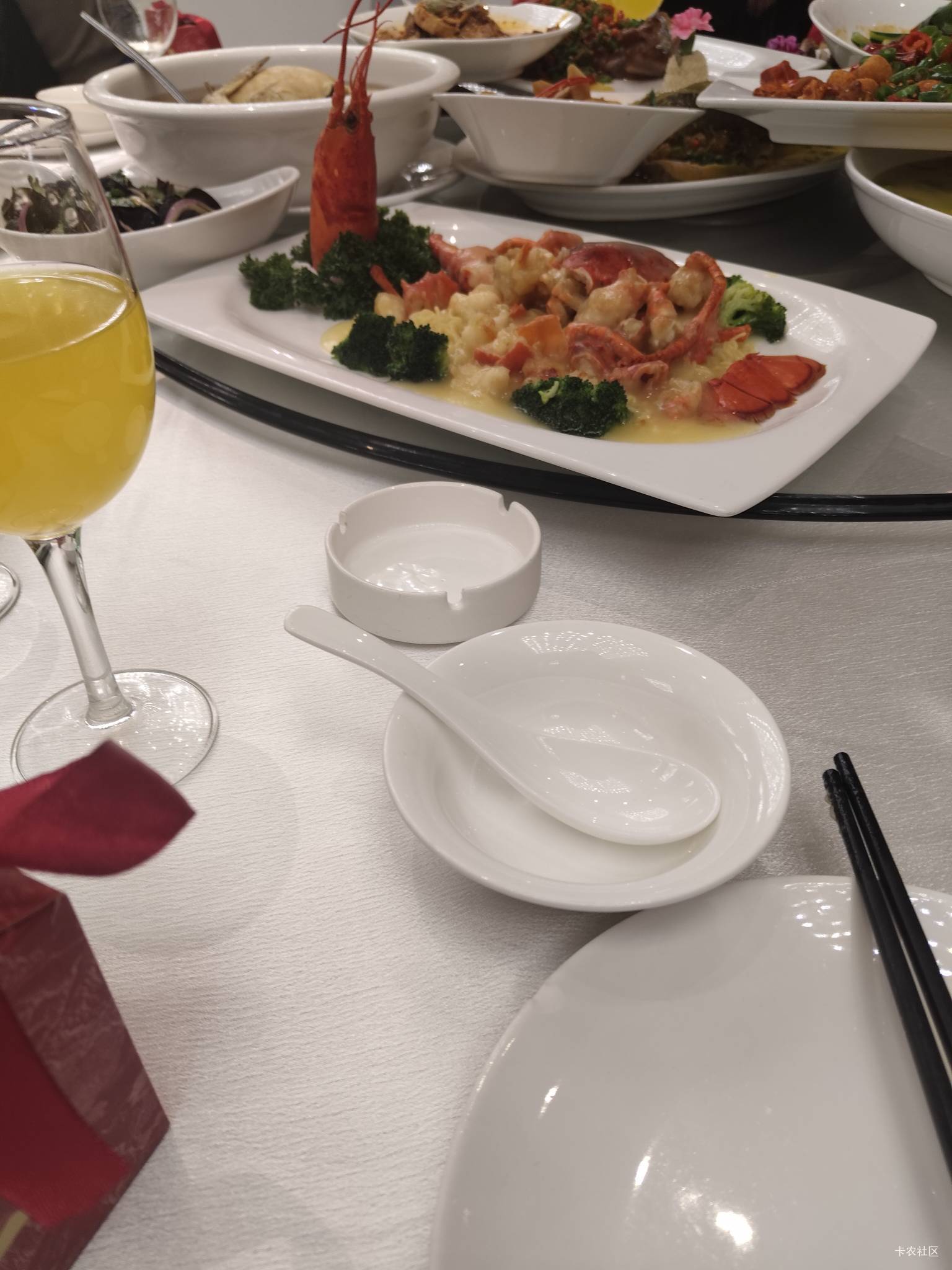 今天这场婚礼可以，主人家大气，也是吃上席了


3 / 作者:卡农第58申请 / 