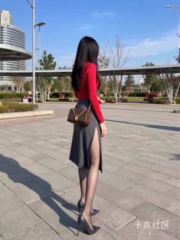 广西老表这么差劲的么，一个人50润都找不来车头，广西还是太有钱了

70 / 作者:Get沐沐 / 