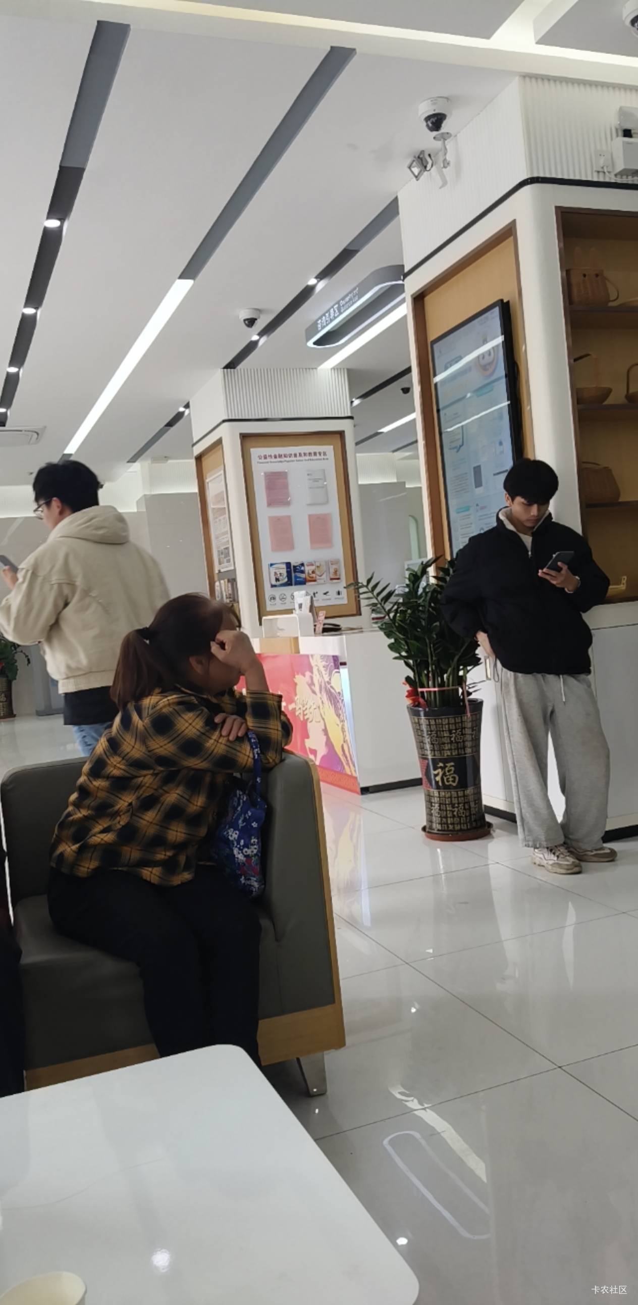 为啥领马钞一进来就有老哥叫我不要先排号，前面都是烂号

6 / 作者:Nuyoa / 