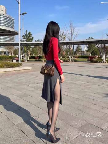 完了老哥们都知道要买白银了，我明天赶紧卖，老哥们快接盘

35 / 作者:Get沐沐 / 