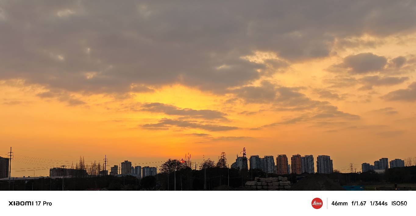 明天就发工资了，干着最脏最累的活，用这挂壁机


94 / 作者:中国工商银行卡农分行 / 