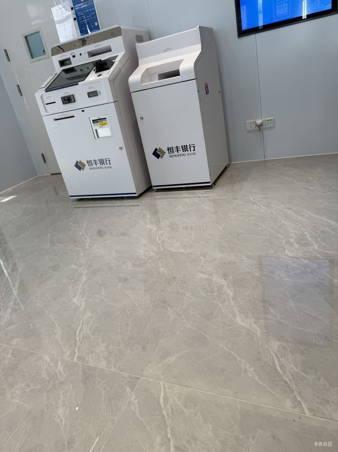 大战恒丰中。

38 / 作者:广东湓鱼雁 / 