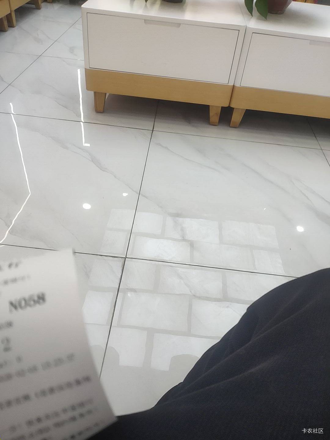 中行这女的一看我手机上这九张卡 眼神都变了 问我怎么有这么多卡 我说参加活动办的 让87 / 作者:努力优秀_ / 