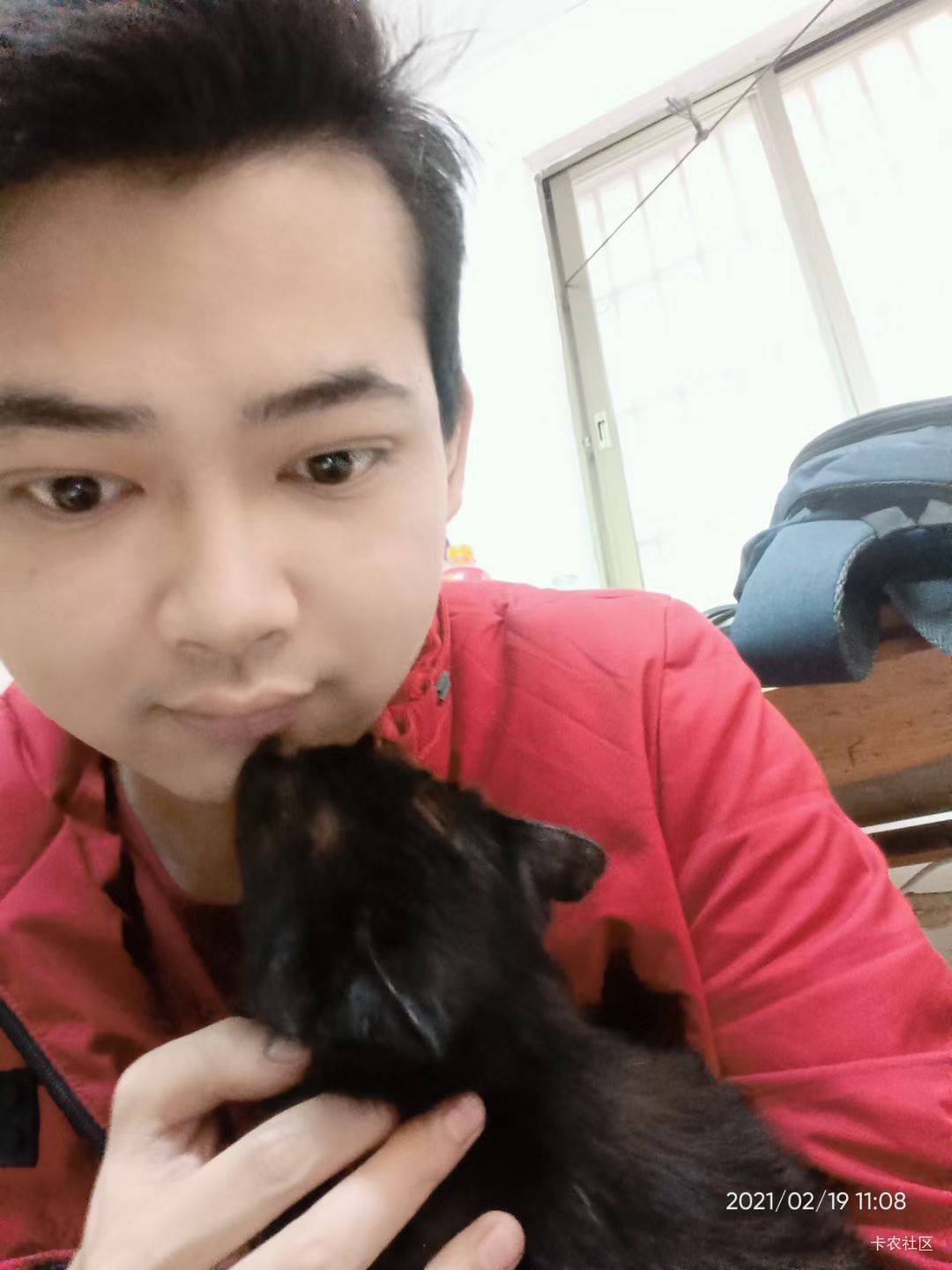 年轻的时候帅我吗？现在变成挂壁仔

50 / 作者:陆羽 / 