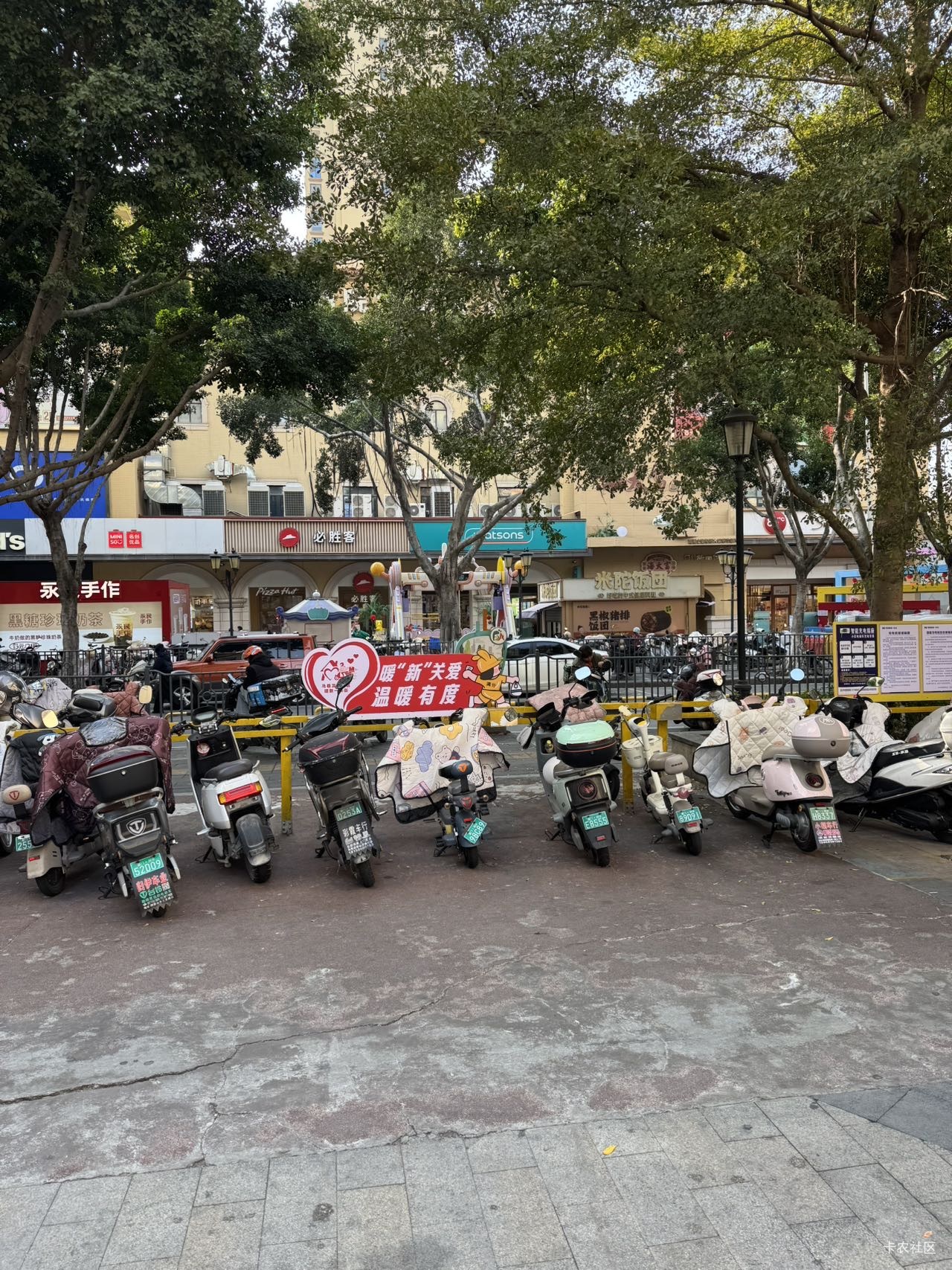 老哥们，一年前人工官解过一次，这次又做了ID贷，又打了高级客服申请官解，过去7天了33 / 作者:我其实很帅气 / 