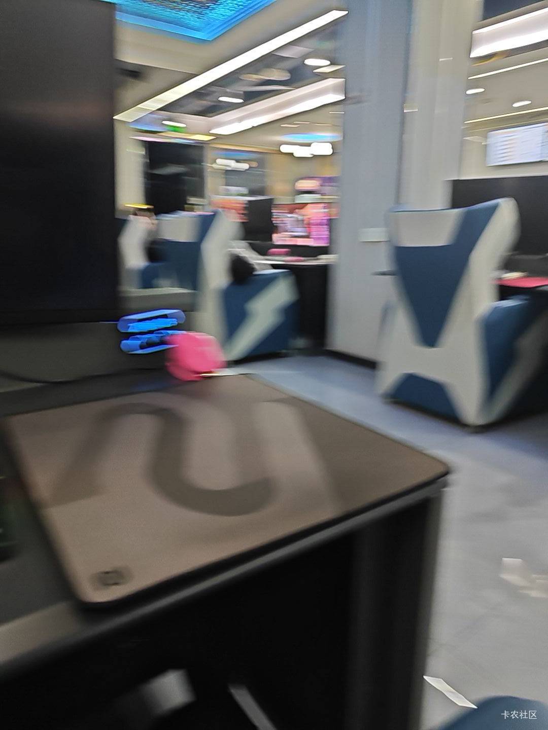 过年网吧比平时人都多，看来挂壁的还是多，今年又是在网吧过年的一年

9 / 作者:撸口狂魔1996 / 