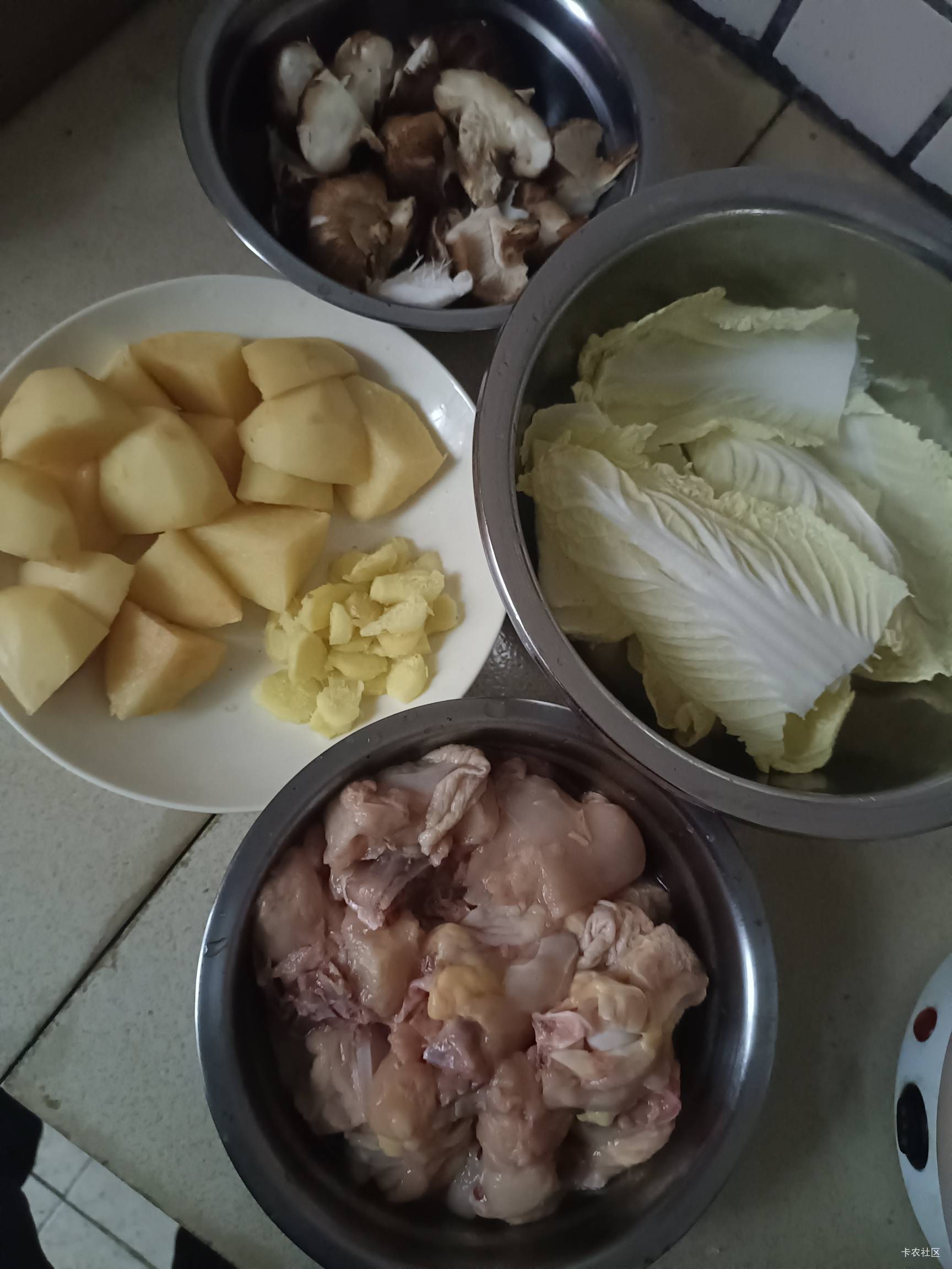 一个人吃，4点再动手

96 / 作者:大荒 / 