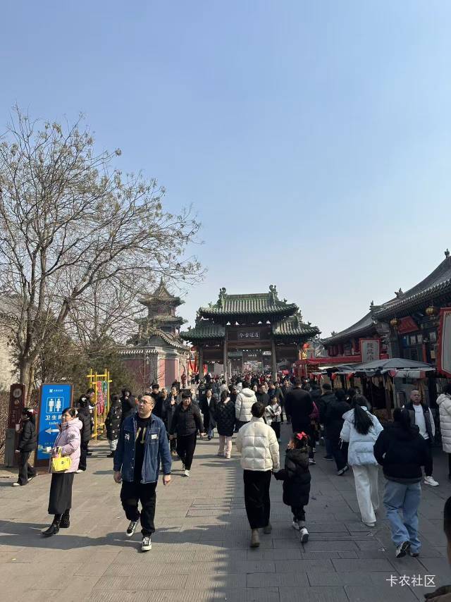  带老爸老妈出来逛一圈 不知道这停车费多少钱 买了点吃的喝的还剩20大洋 应该够了吧

62 / 作者:努力优秀_ / 