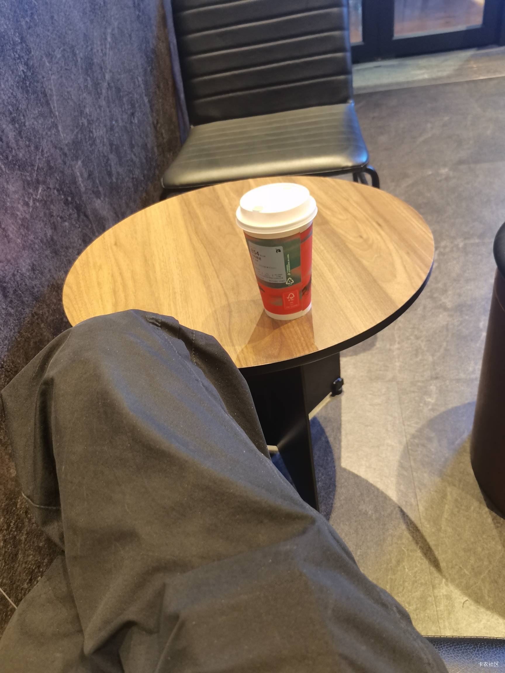 余姚万达得到老哥来喝瑞幸，刚到宁波

82 / 作者:如何发财 / 