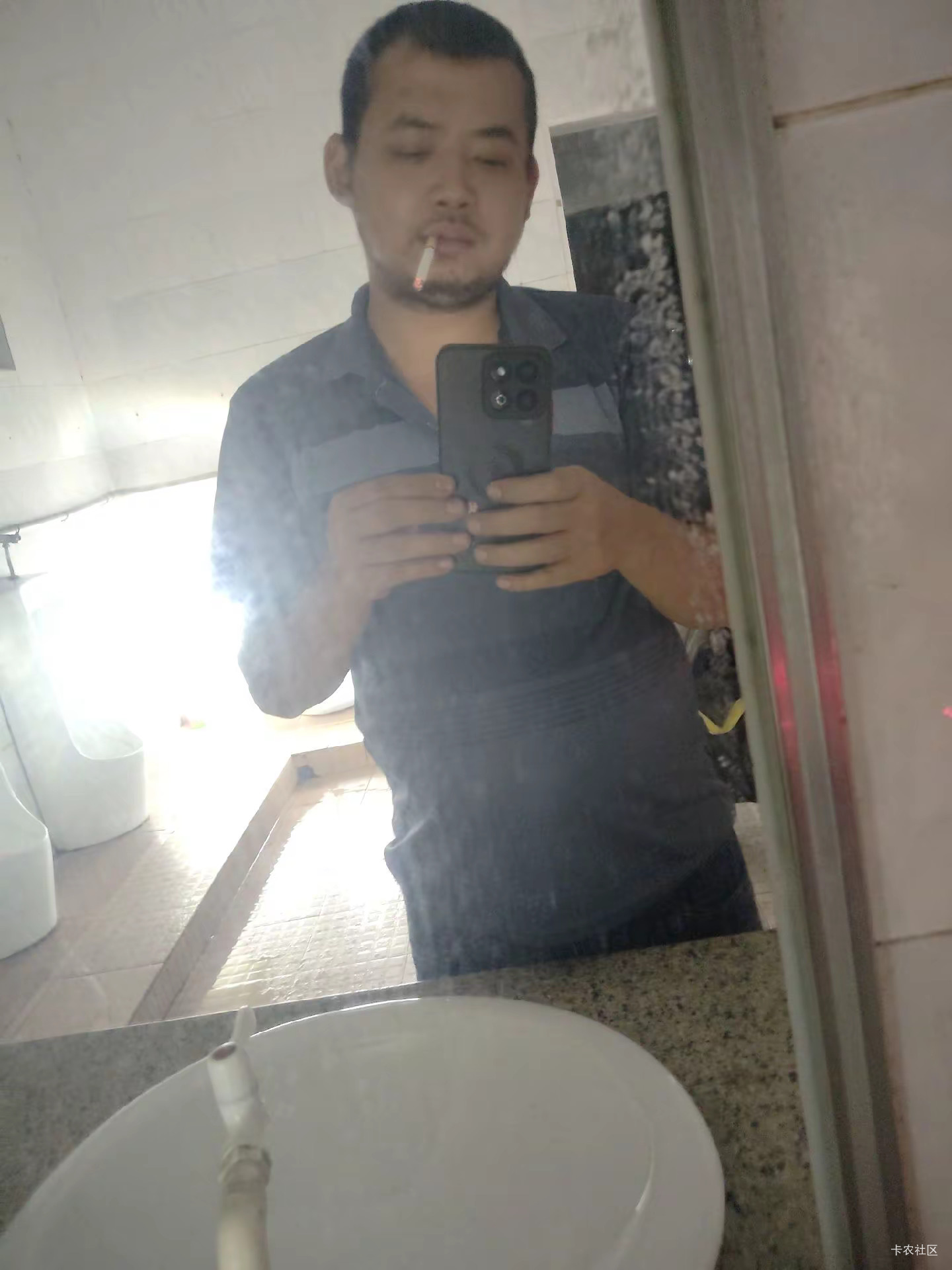 没想到我小学毕业的都当上主人了，很享受高高在上的感觉。

6 / 作者:陆羽 / 