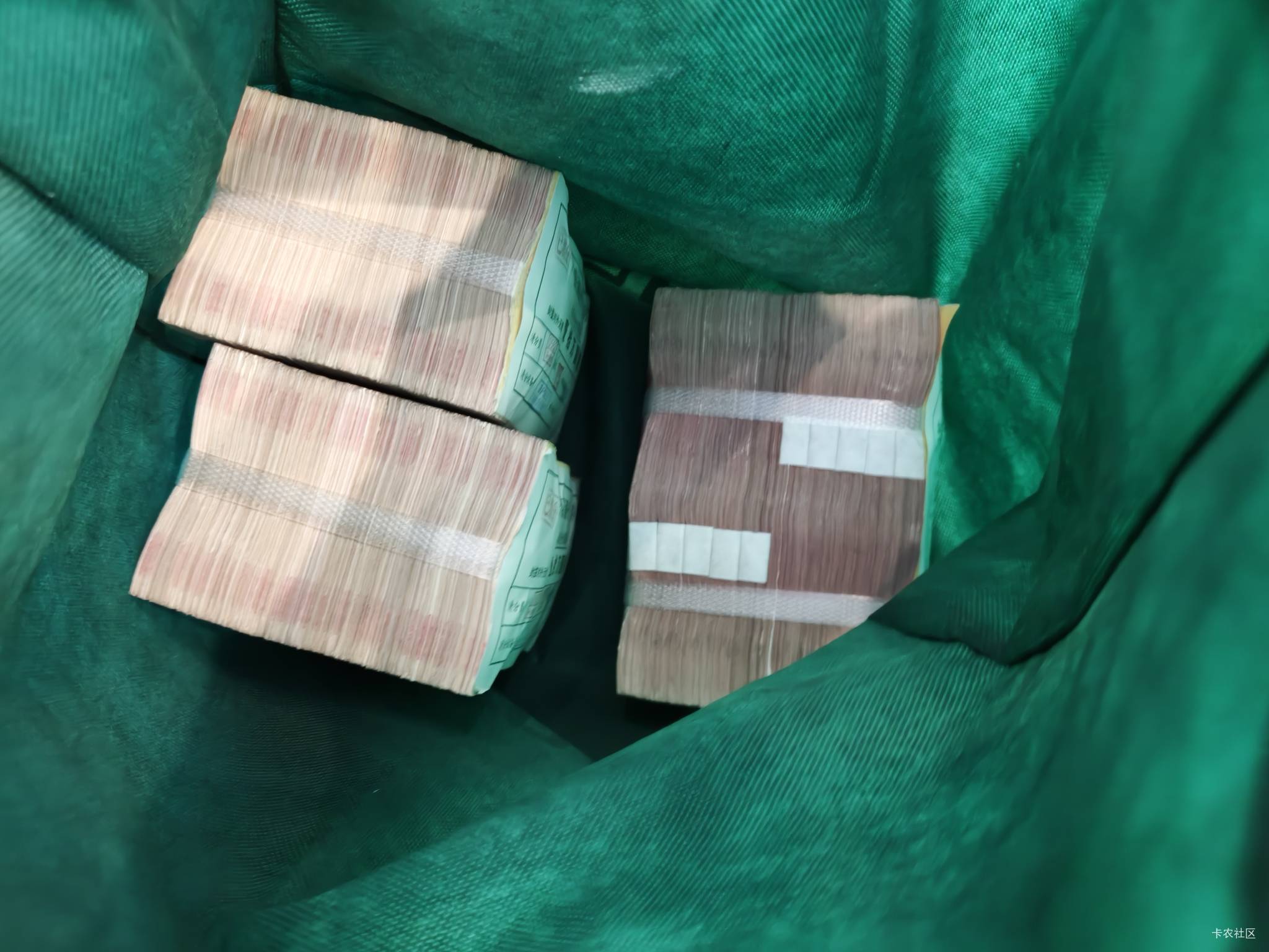 老哥们，我是俗人，只爱带现金，我真俗


39 / 作者:热了上上课上课 / 