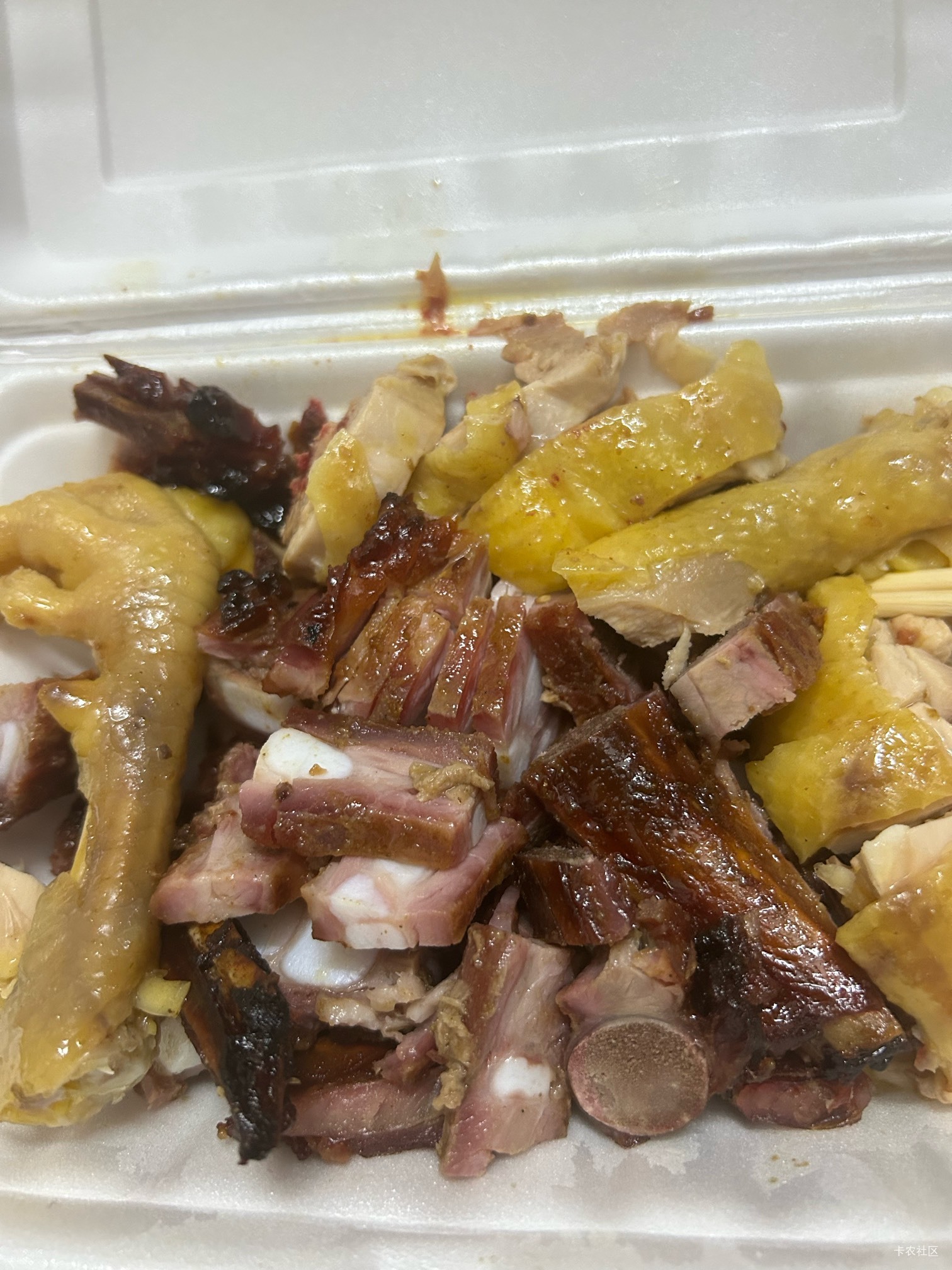 一点烧排骨加个阉鸡腿总共50，鸡爪给我按鸡肉价算水鱼了

96 / 作者:阿生的故事 / 