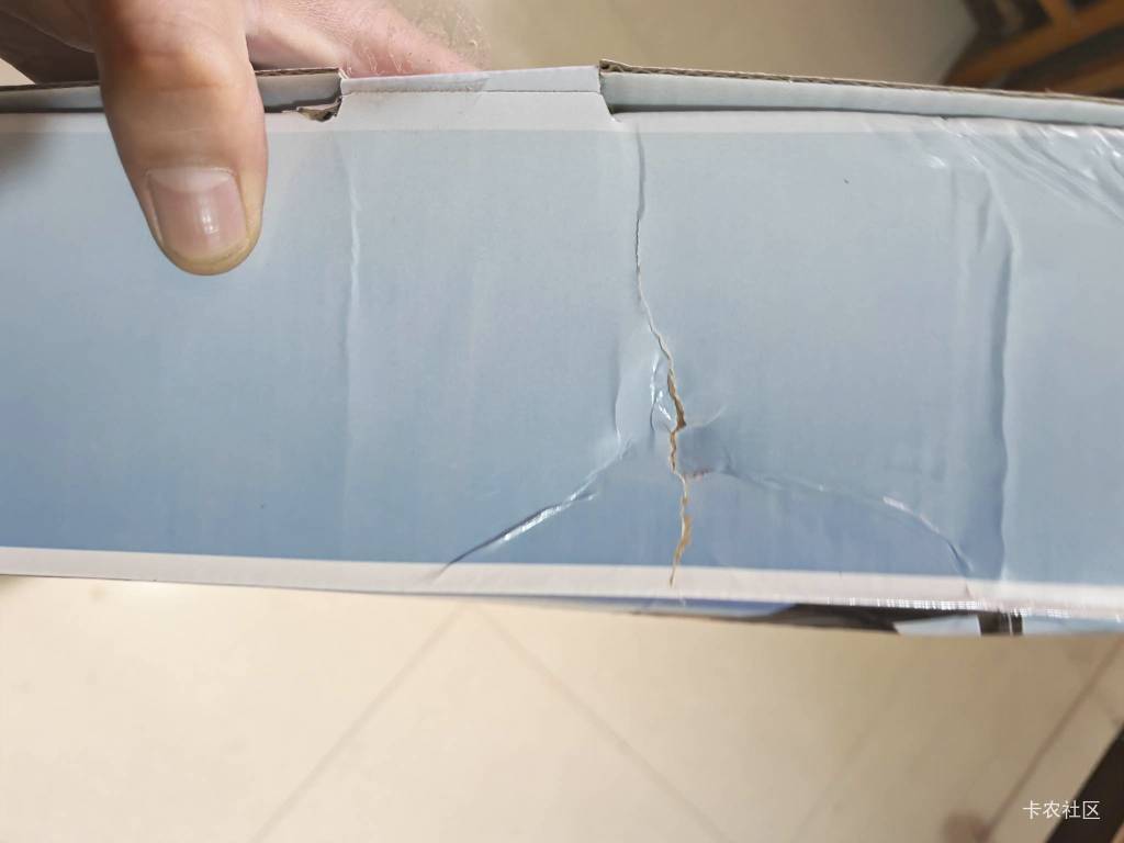 辛辛苦苦一个月 给个破吸尘器  屁用没有


31 / 作者:天涯路人丙 / 