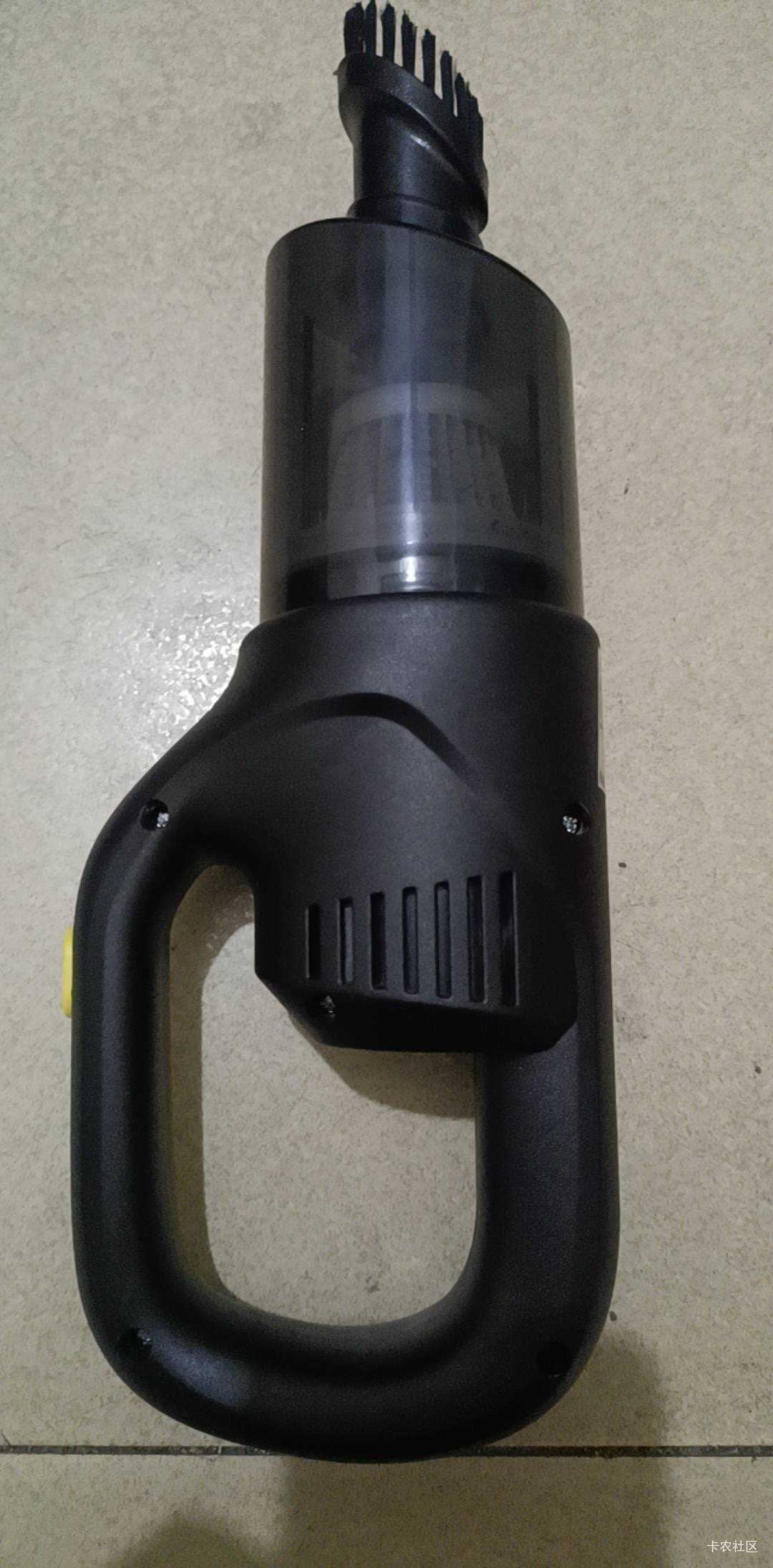 这就是抖音吸尘器吗，我还想着说吸一下房间墙上小蜘网呢吸不动

90 / 作者:大荒 / 