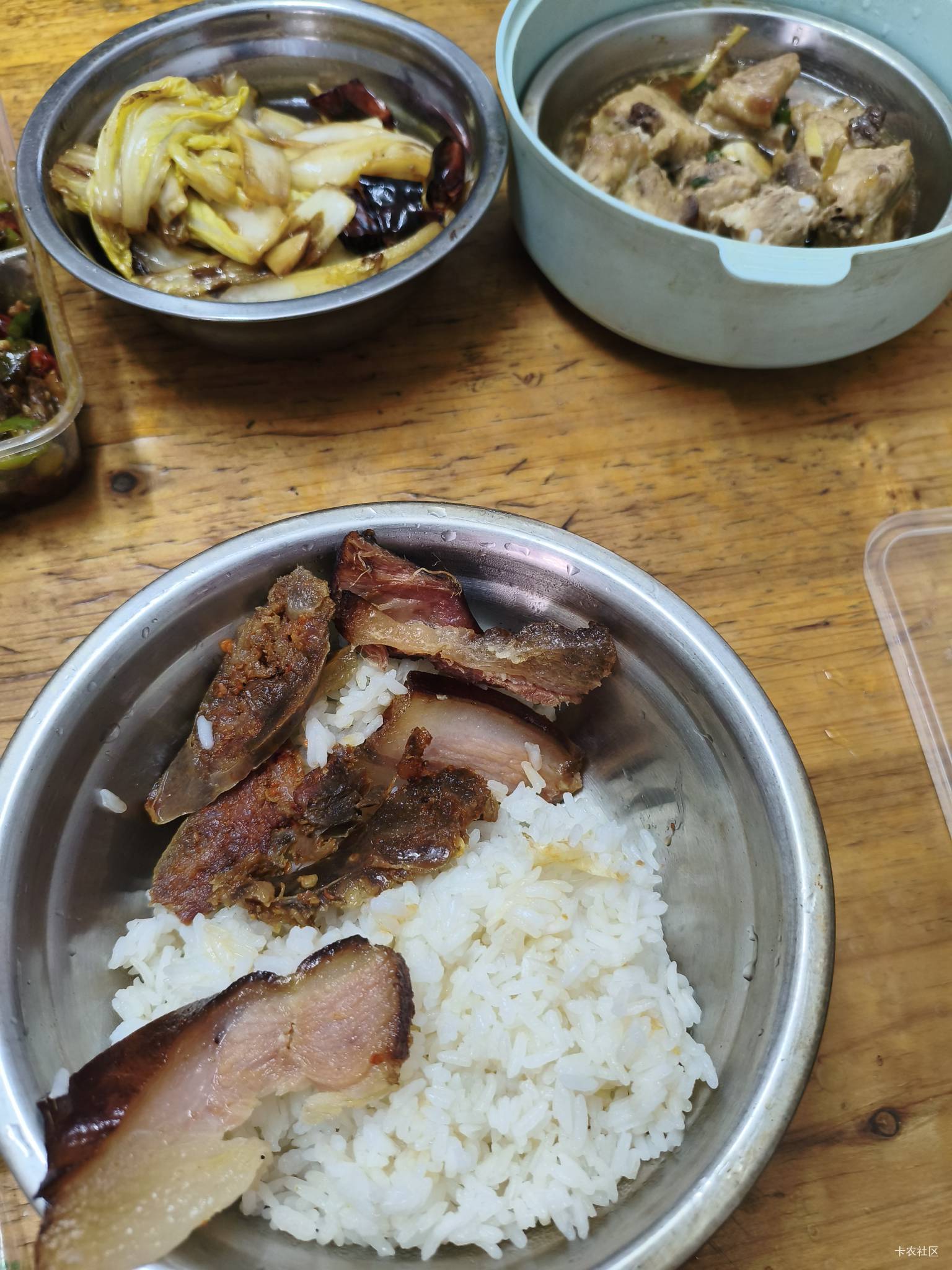 开饭了老哥们

98 / 作者:那个女孩呀 / 