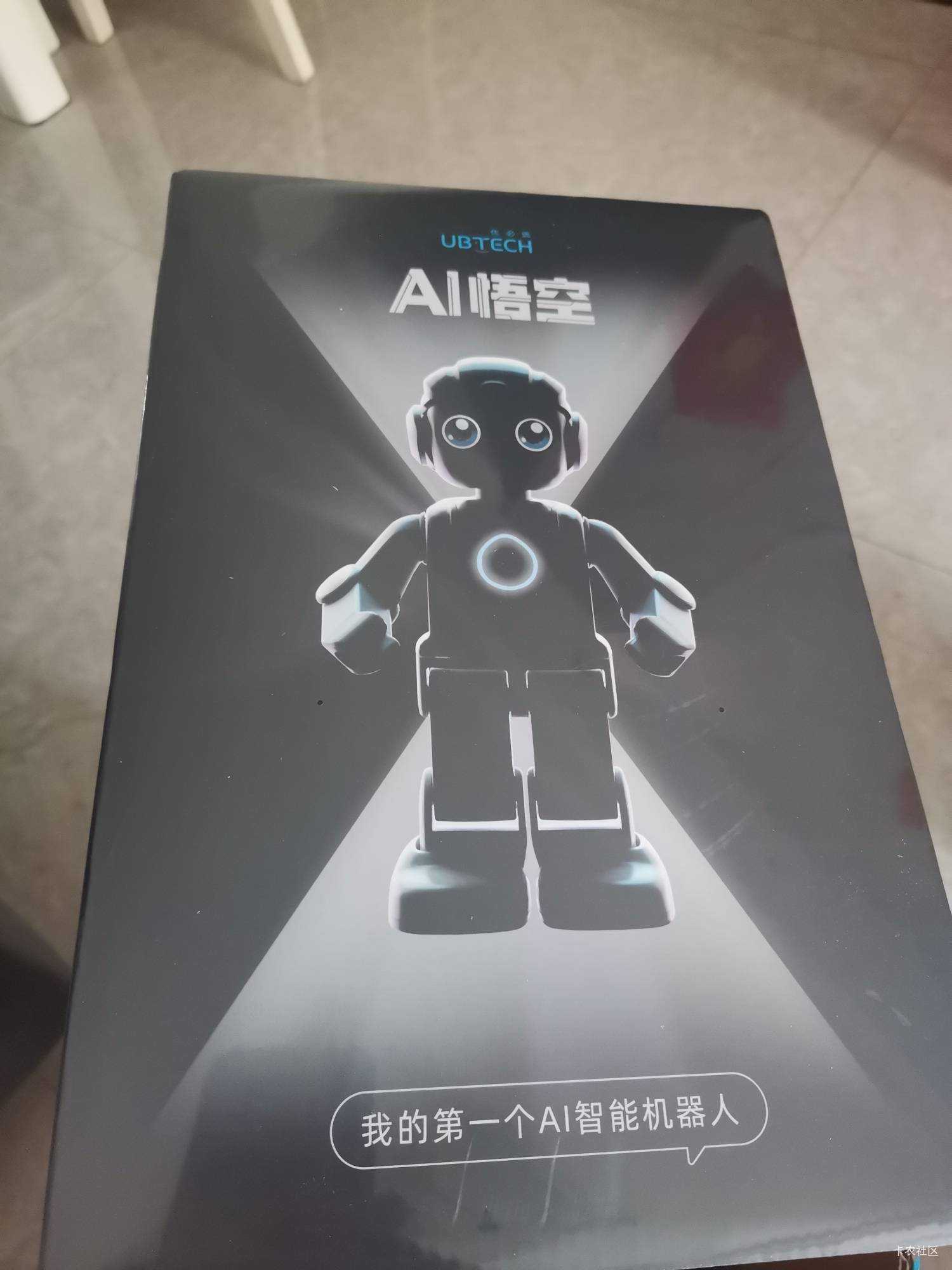 上个月在国信抽到的机器人现在才收到。


96 / 作者:令狐冲kk / 