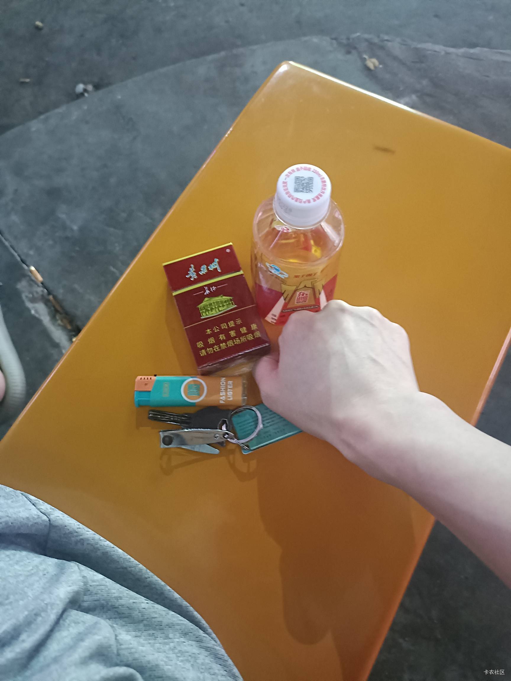 老哥标配

63 / 作者:大荒 / 