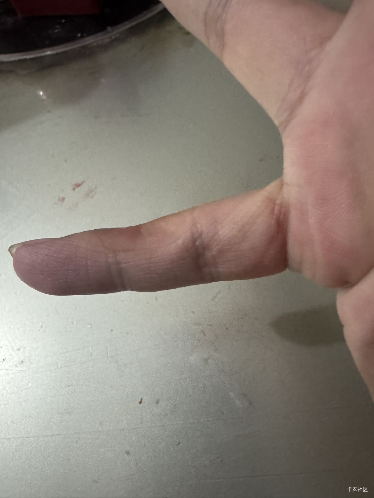 老哥们，你们有没有觉得苹果15以上的pm机型好重，都是半斤机，给我小拇指都压变形了，68 / 作者:黄大仙11 / 