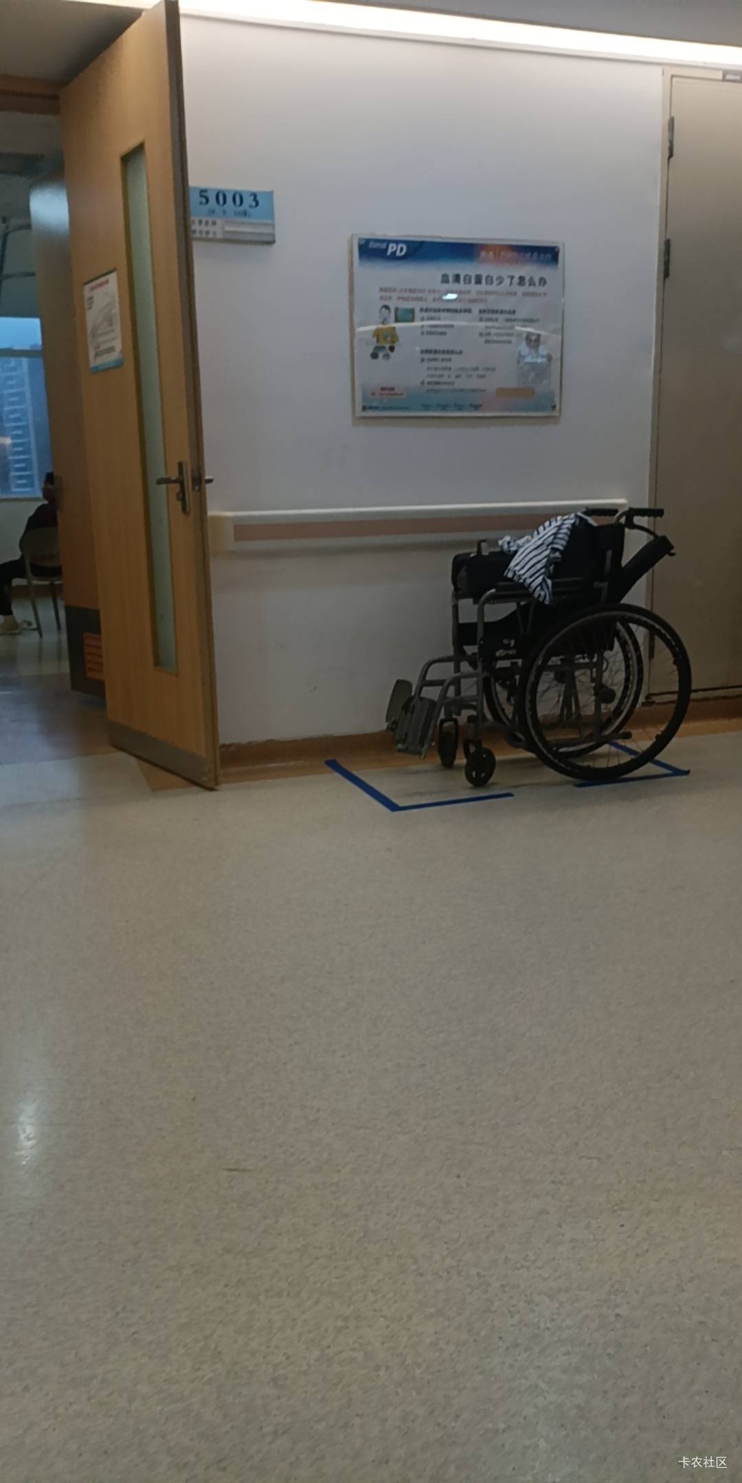 这两天暴雨时不时来一下，挂壁公园的老哥注意躲雨啊
30 / 作者:饿得哇哇叫 / 