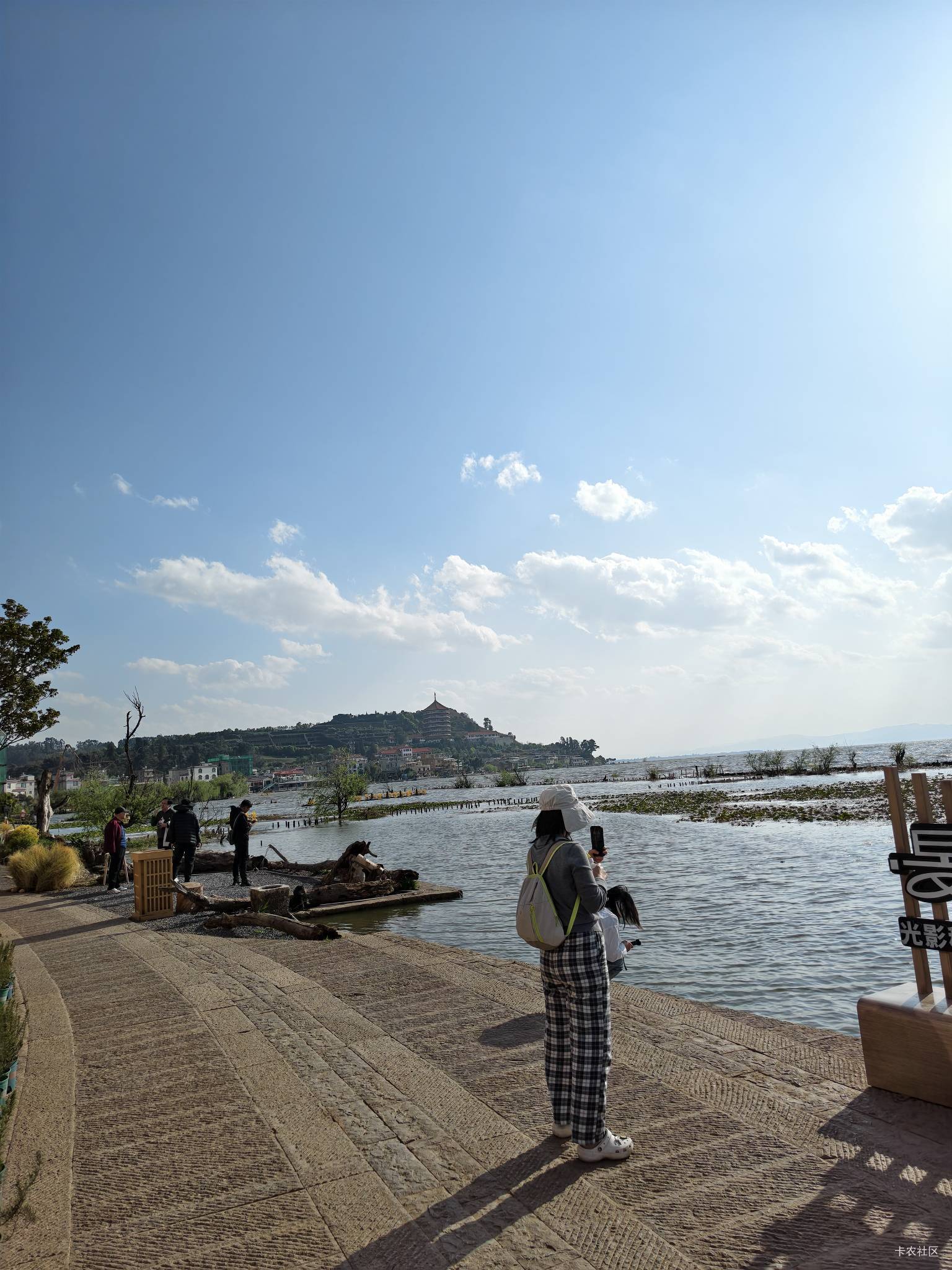 没想到云南三四月天气如此舒适，唯一缺点就是有点晒和紫外线强，即使夏天完全不需要风84 / 作者:菲菲飞呀飞 / 