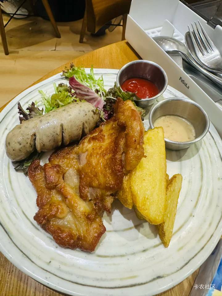 老哥们吃个宵夜吧



54 / 作者:中国工商银行卡农分行 / 