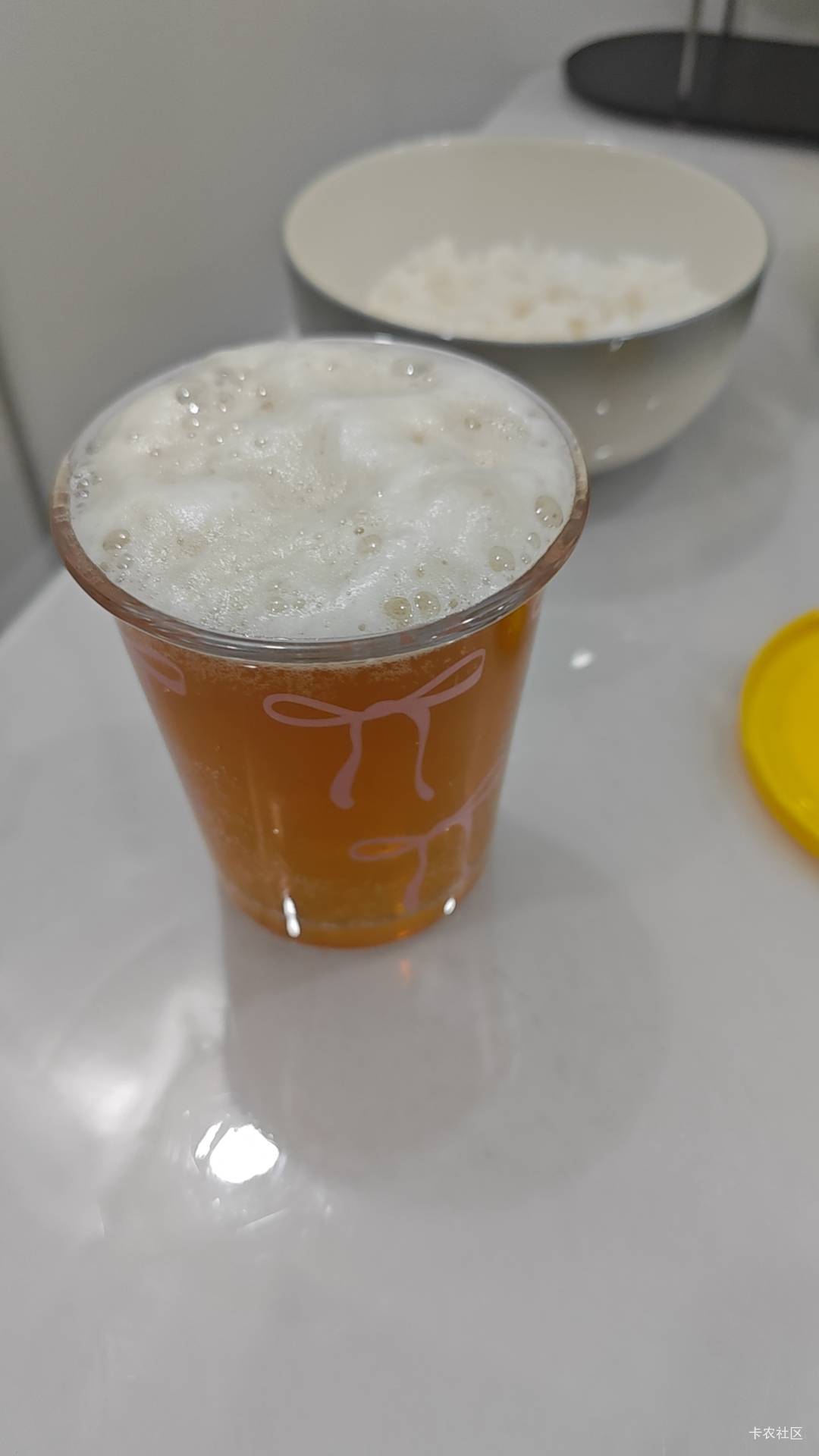 看了一会短视频，有钱人，有老婆的一大推，还是默默打开卡农，看着有归属感
10 / 作者:一场本来 / 