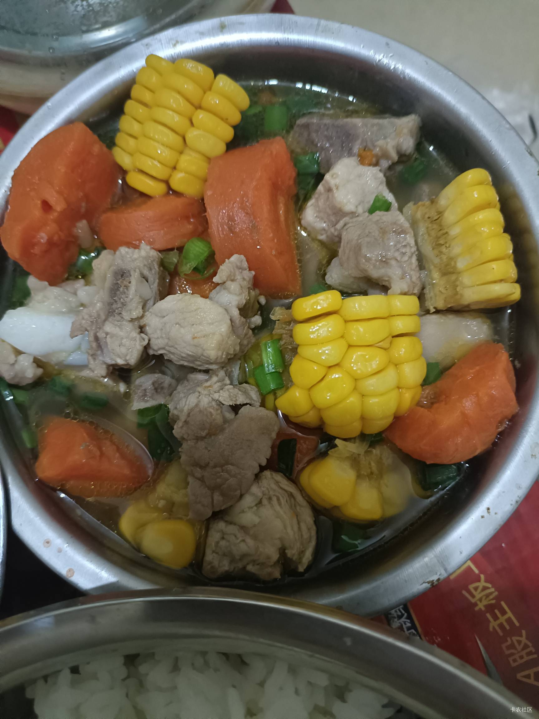 老哥们吃饭了

16 / 作者:大荒 / 