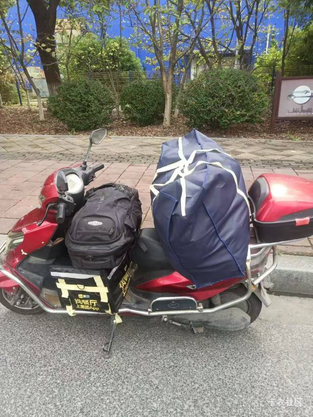 老哥长途骑行自行车能不能驮后面的大包？月底准备退房，有点做饭工具，行李和衣服不舍67 / 作者:卡农南波湾 / 
