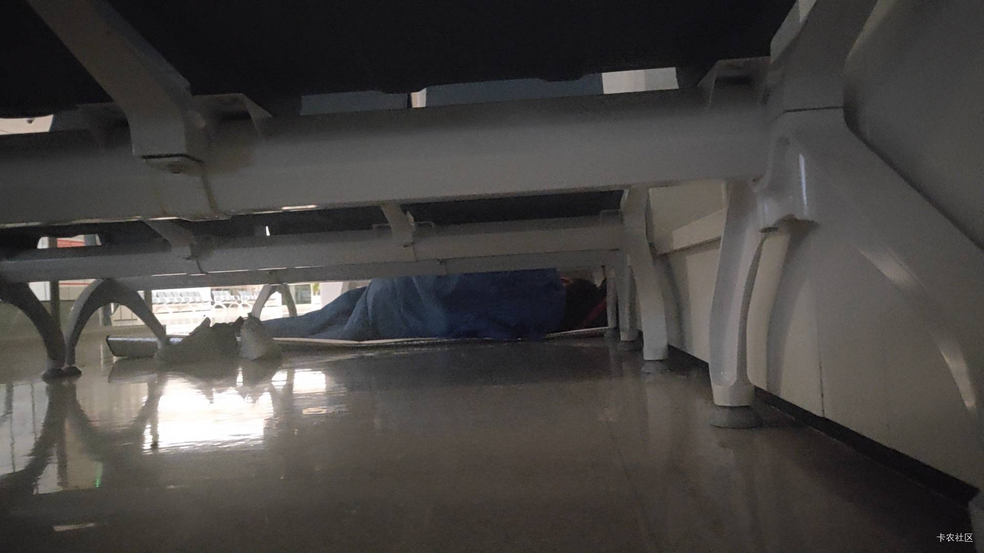 老哥们，怎么才能搞到200块，明天要交宿舍押金了。。。太难了
70 / 作者:圣君战神 / 