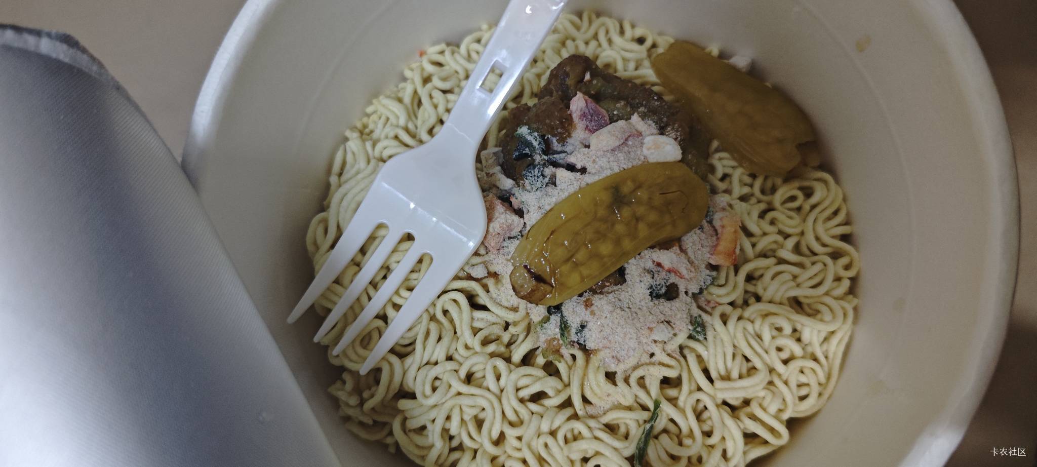 饿了吃早餐了，白天捡的过期泡面，生活好苦

49 / 作者:羊肉汤 / 