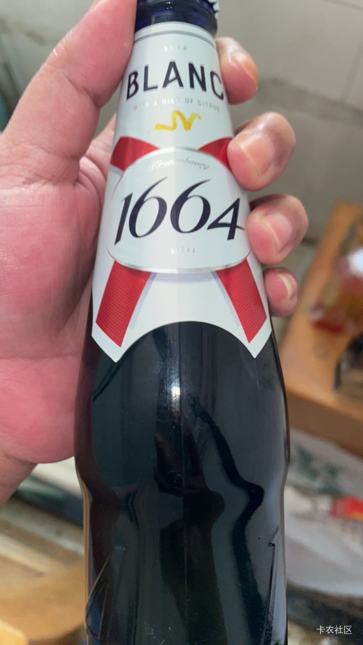 老哥们，这个啤酒多少钱？刚刚美团又抽到16啤酒免单卷，我不喝酒，送老哥，

39 / 作者:日了中子星 / 