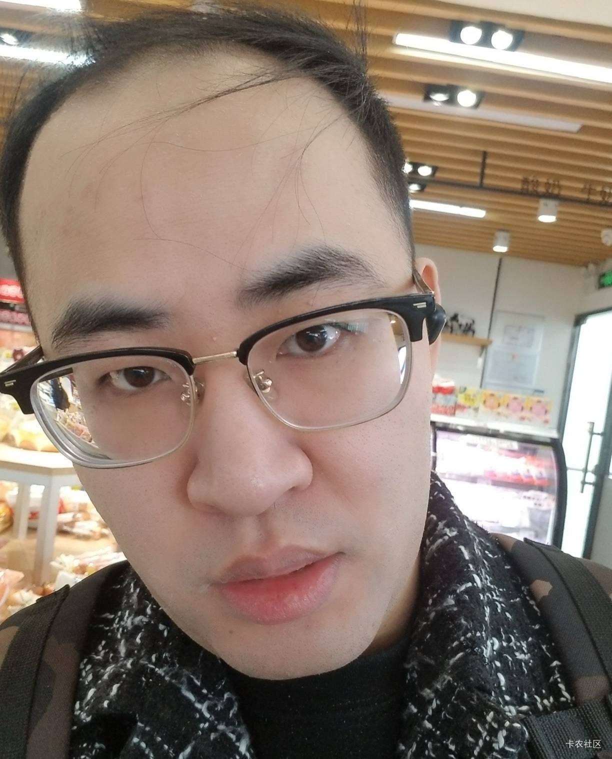 老哥们，投资需谨慎啊

我堂嫂跟别人搞什么线下超市返利的项目，说是投多少钱返积分，93 / 作者:遗憾不看 / 