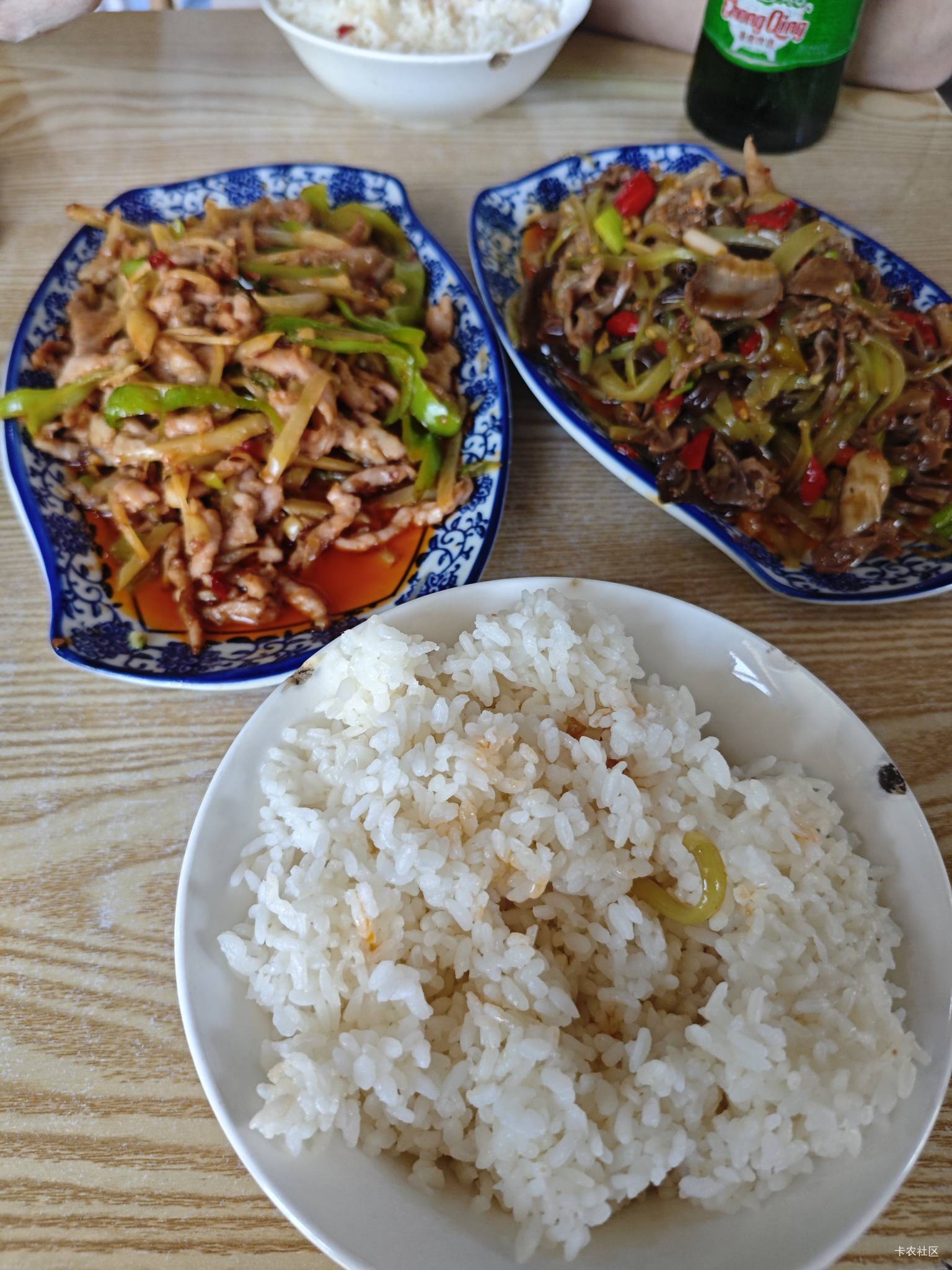 老哥们吃饭了，一个小时的工资只够炒两个菜，现在物价越来越贵了


38 / 作者:曾经遗忘的角落 / 