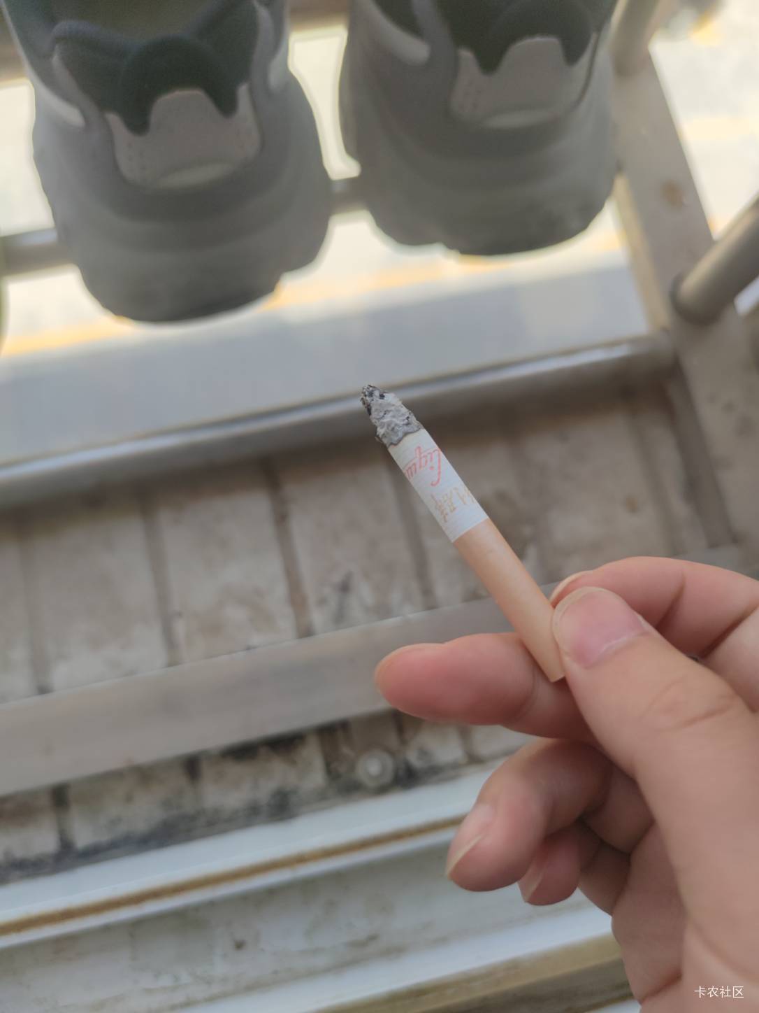 老哥们，现在钱是真不经用，才亲姐贷100，挂壁房24，烟25，乐虎1元换购，吃个抄手15，59 / 作者:我快要废ruan / 