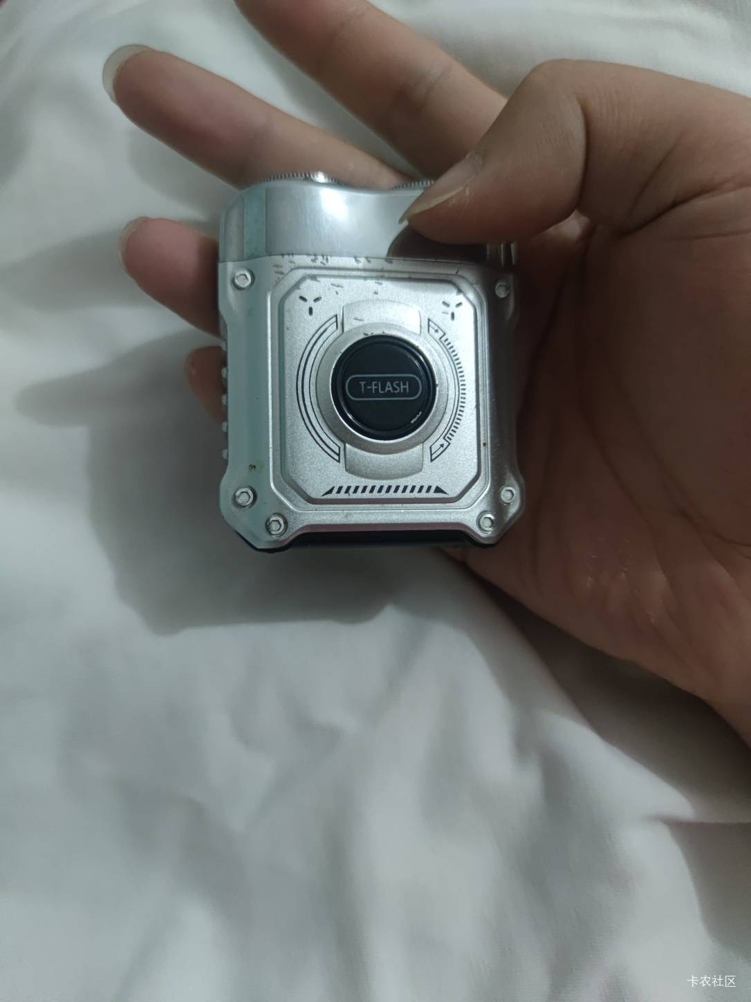 有没有剃须刀推荐一下200以内的，现在那个用了好些年胡须长了刮起来会卡毛

72 / 作者:我快要废ruan / 