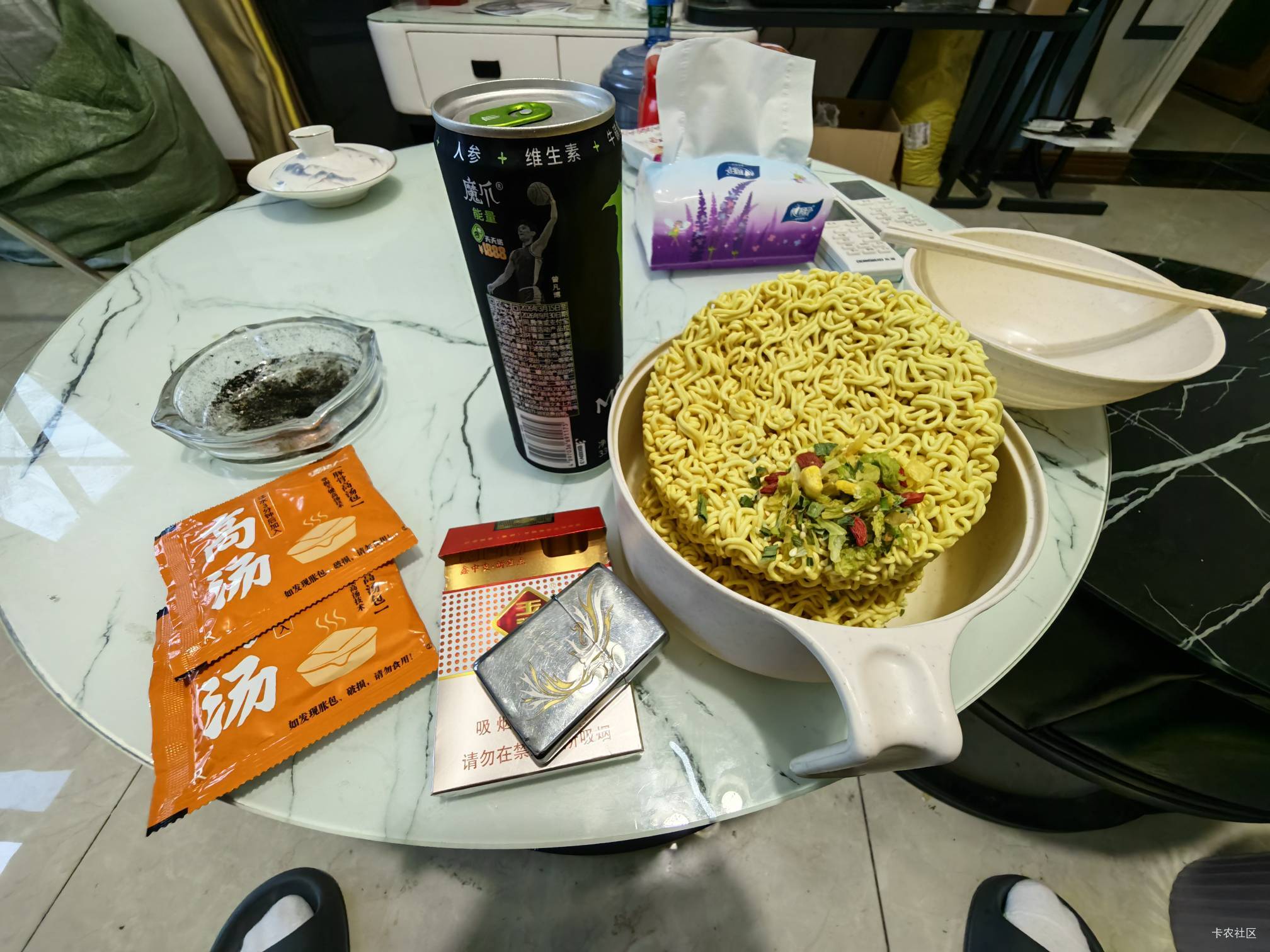 老哥们又开始吃挂壁面了，来点羊毛吧。

34 / 作者:泰若星初级蚕豆 / 