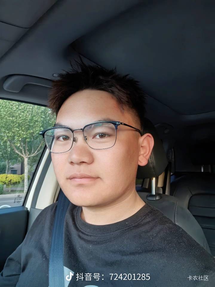 老哥们,给他们的颜值做个排行榜,这是我排的





24 / 作者:哦啊哇 / 