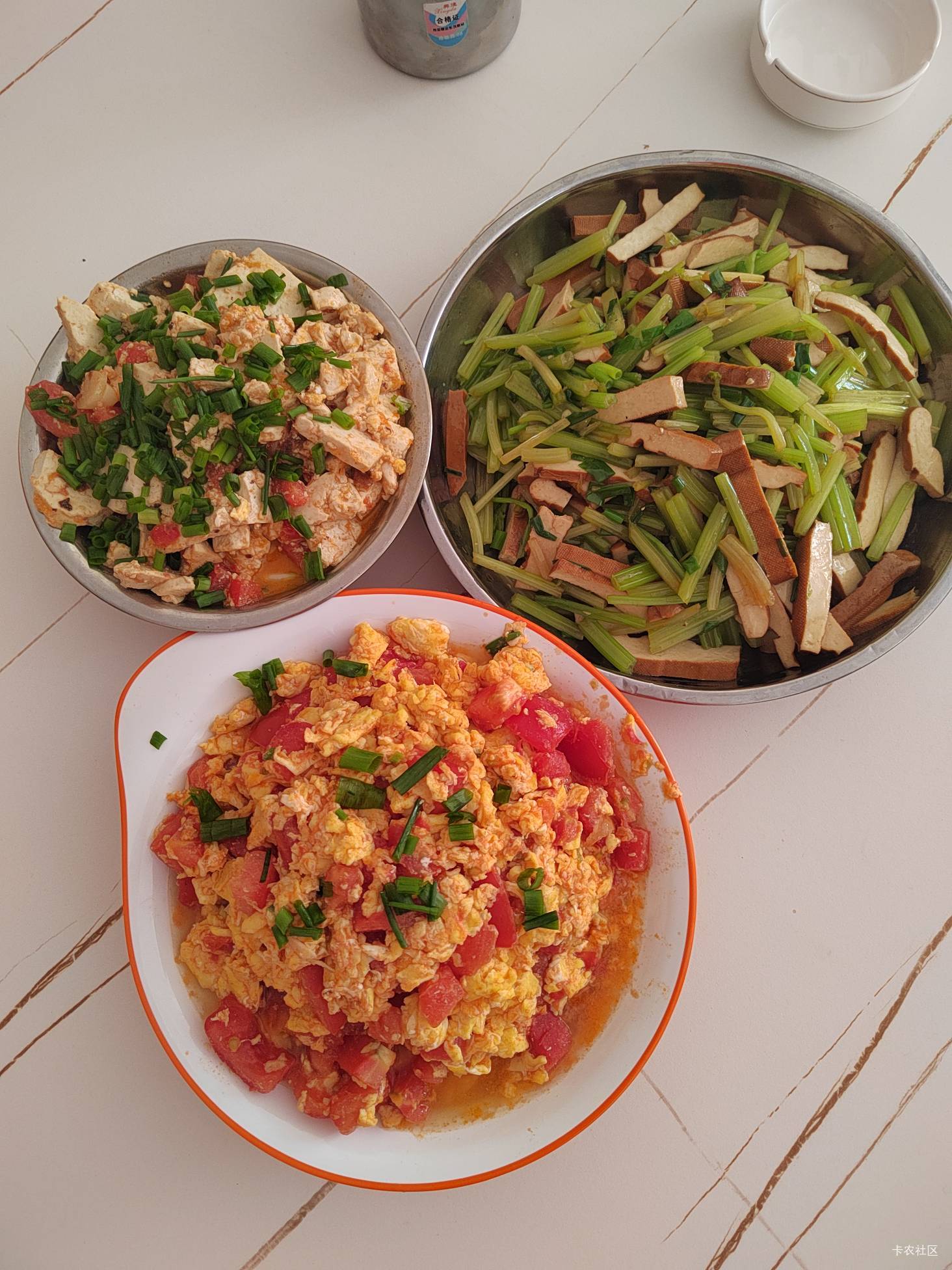 开饭了老哥们

51 / 作者:欣然起舞 / 