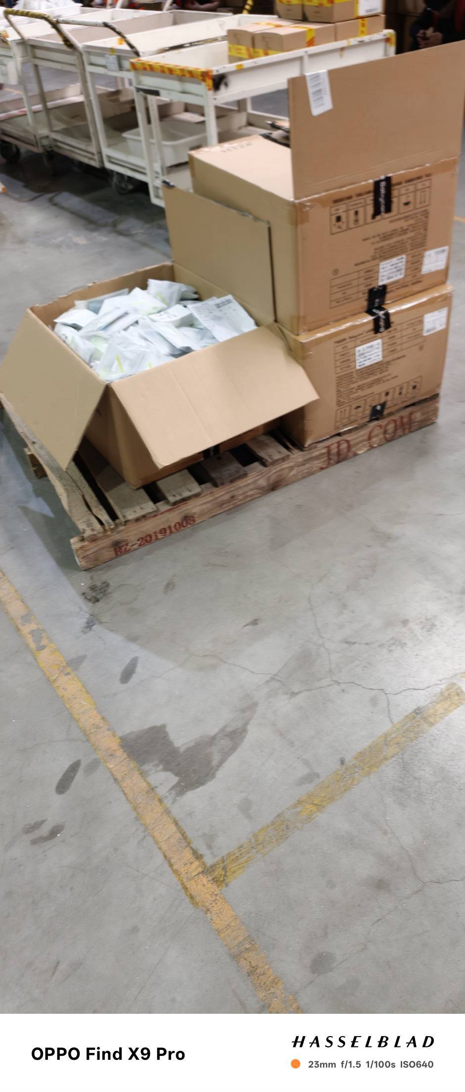 老哥们上班了

75 / 作者:中国工商银行卡农分行 / 