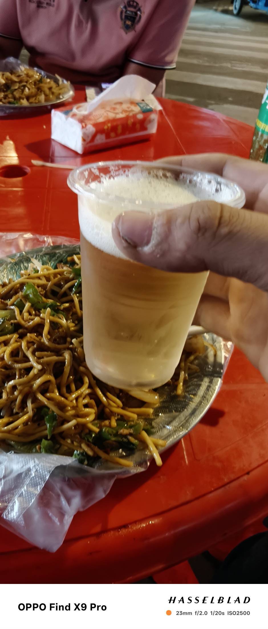 老哥们先喝

13 / 作者:中国工商银行卡农分行 / 