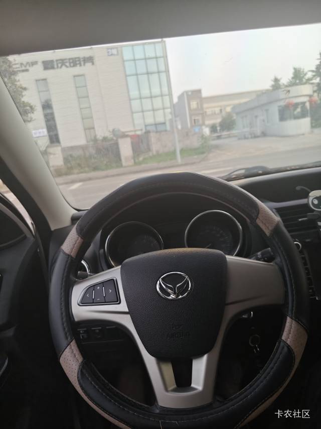 车子没钱加油没钱交停车费，停在一个比较远暂时没交j管的路段，过了一个多月现在来看75 / 作者:元伟 / 