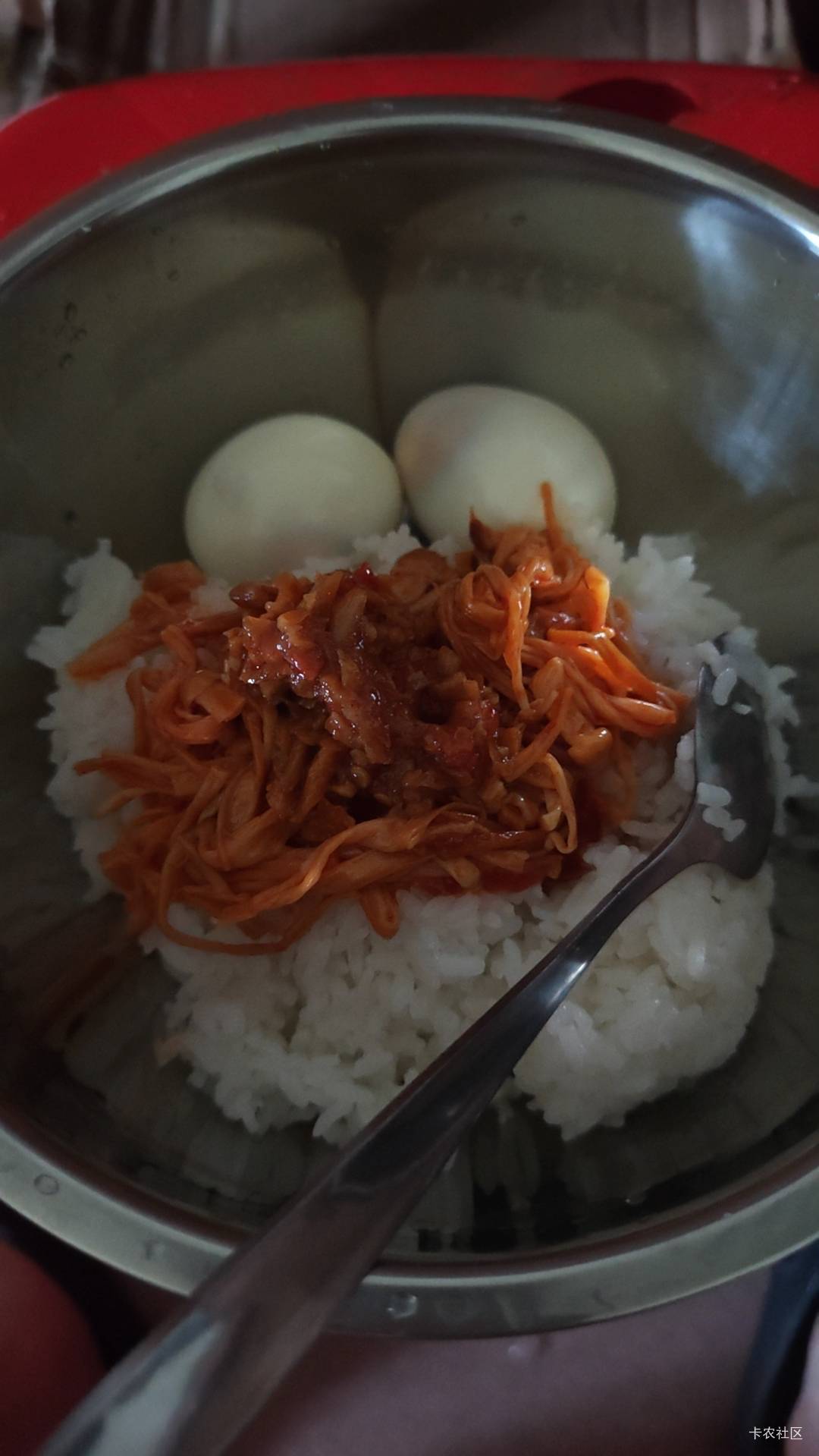 挂壁籽吃饭了

4 / 作者:龙牙反甲狂徒 / 