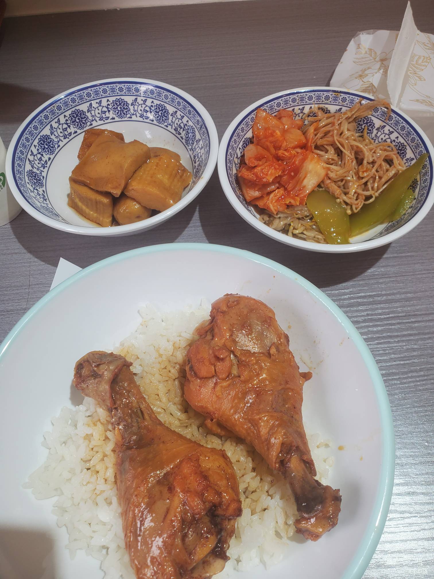 有饿晕了的老哥吗 快来看看有鸡腿 团购9.8 素菜饮料自助随便吃

1 / 作者:玛卡巴卡哟 / 
