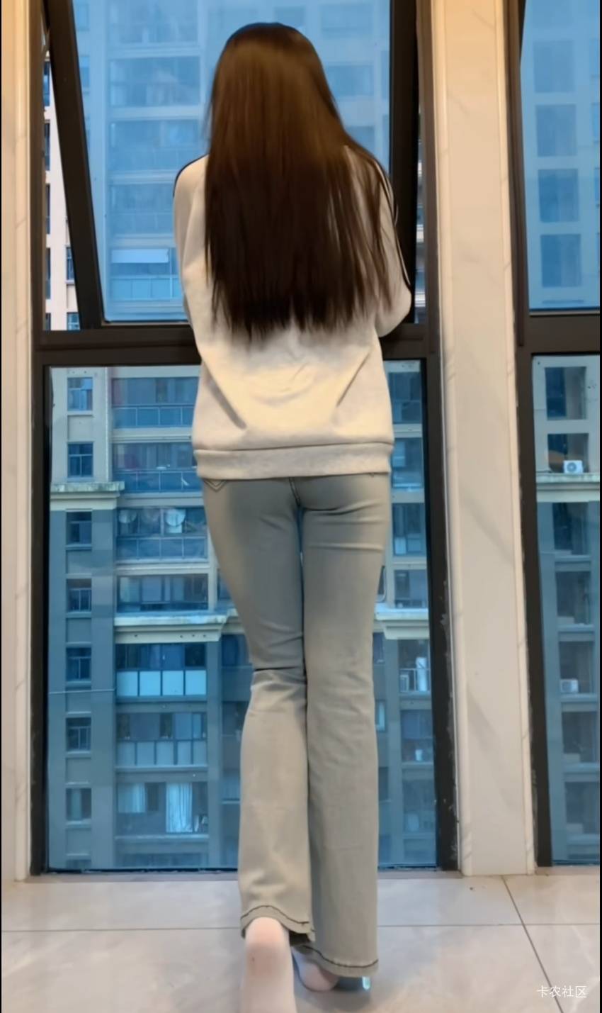 才喝了两瓶蓝带就头晕晕的了，在卡农应该算中等水平了吧不胜酒力了啊

85 / 作者:高渐离kk / 